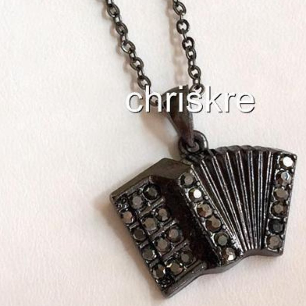 Silver Black Crystal Accordion Necklace 18